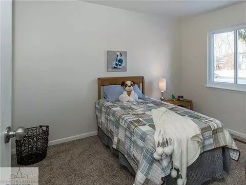 4001 Dell, Lansing, MI 48911 photo 16