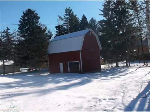 404 E Oak St, Mason, MI 48854 photo 3