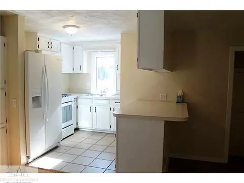 1702 Lyons Ave, Lansing, MI 48910 photo 9