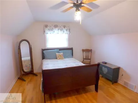 885 N Waverly, Dimondale, MI 48821 photo 17