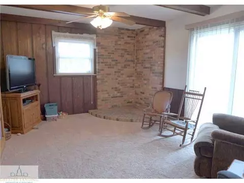 885 N Waverly, Dimondale, MI 48821 photo 5