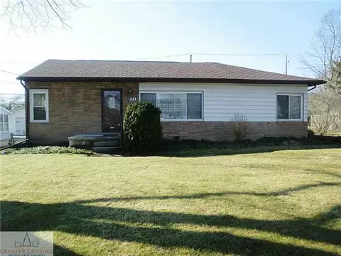 521 Iris Ave, Lansing, MI 48917 photo 2
