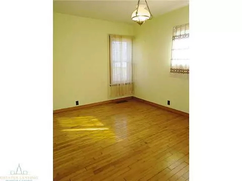 521 Iris Ave, Lansing, MI 48917 photo 14