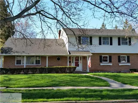 2425 Hanover Dr, Lansing, MI 48911 photo 1