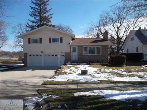 1002 Robins, Lansing, MI 48917 photo 1