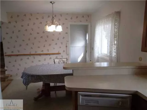 1002 Robins, Lansing, MI 48917 photo 7