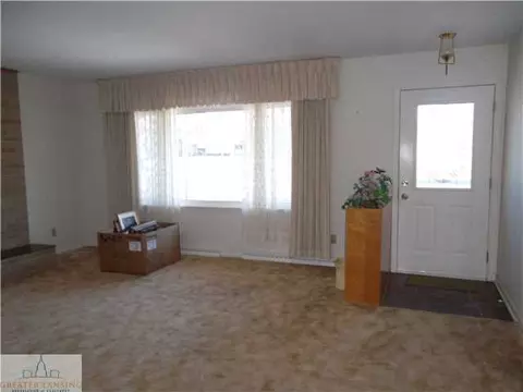 1002 Robins, Lansing, MI 48917 photo 3