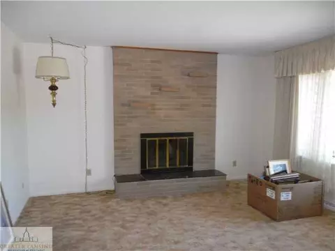 1002 Robins, Lansing, MI 48917 photo 2