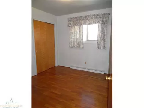 1002 Robins, Lansing, MI 48917 photo 9