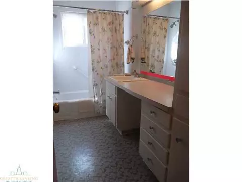 1002 Robins, Lansing, MI 48917 photo 10