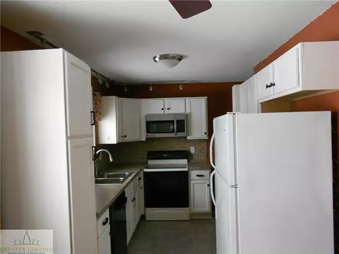 7835 E Cutler, Bath, MI 48808 photo 2