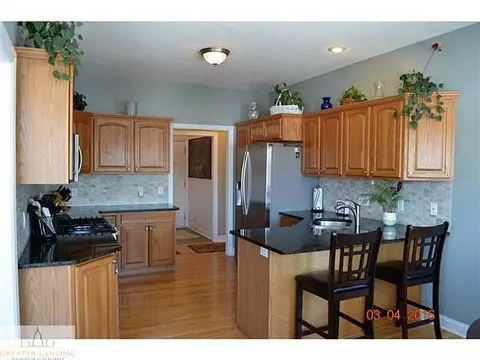 1546 Picadilly Dr, Haslett, MI 48840 photo 4