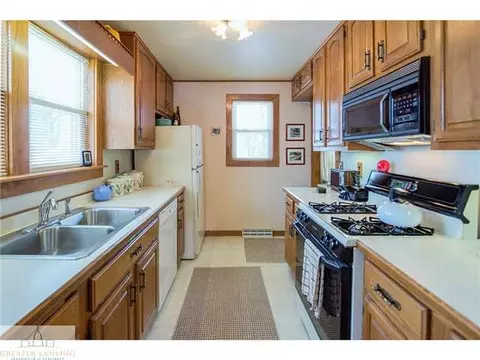 327 E Riverside St, Williamston, MI 48895 photo 4