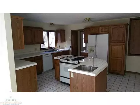 114 E Front, Grand Ledge, MI 48837 photo 5