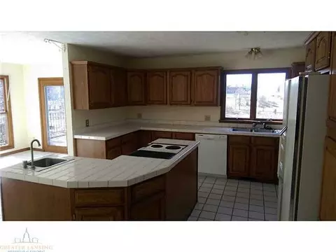 114 E Front, Grand Ledge, MI 48837 photo 4