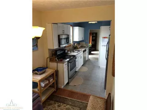 636 E Cavanaugh Rd, Lansing, MI 48910 photo 6