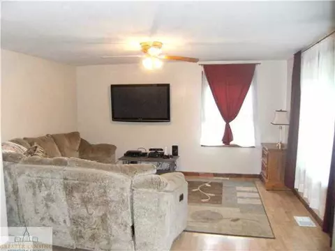 2915 Risley Dr, Lansing, MI 48917 photo 4