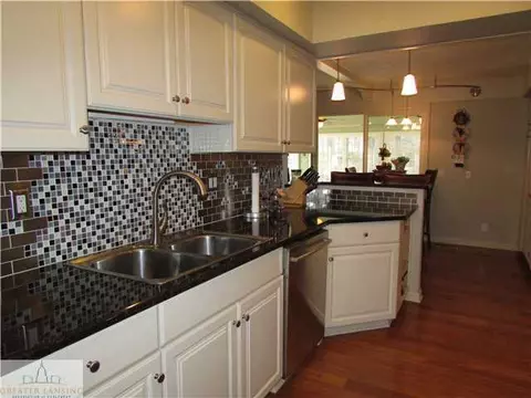 3925 Binghampton Dr, Okemos, MI 48864 photo 9