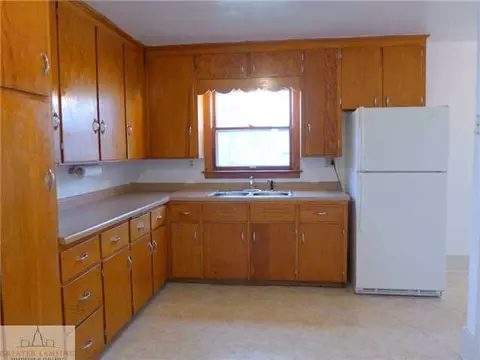 105 S Mead St, Saint Johns, MI 48879 photo 5