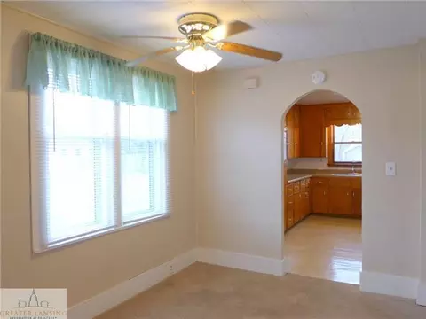 105 S Mead St, Saint Johns, MI 48879 photo 4