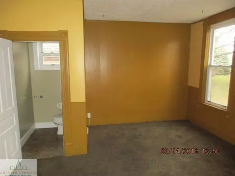 201 E Gibbs St, Saint Johns, MI 48879 photo 3