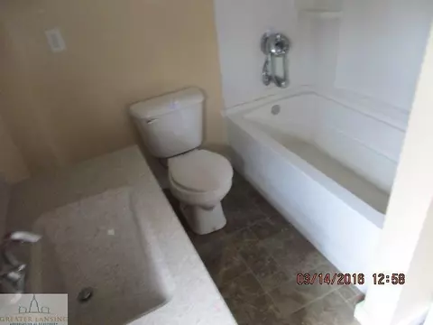 201 E Gibbs St, Saint Johns, MI 48879 photo 9