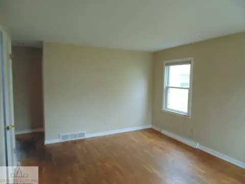 644 Kendon Dr, Lansing, MI 48910 photo 7
