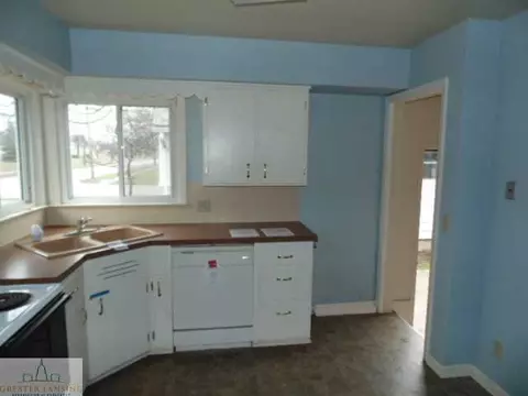644 Kendon Dr, Lansing, MI 48910 photo 4