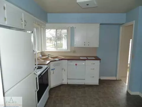 644 Kendon Dr, Lansing, MI 48910 photo 3