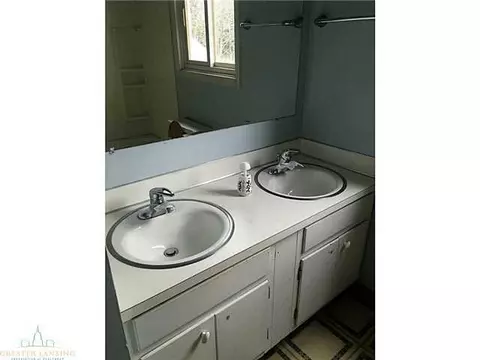 826 Maycroft Rd, Lansing, MI 48917 photo 7