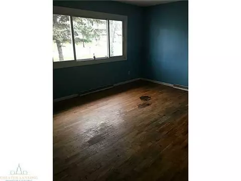 826 Maycroft Rd, Lansing, MI 48917 photo 4
