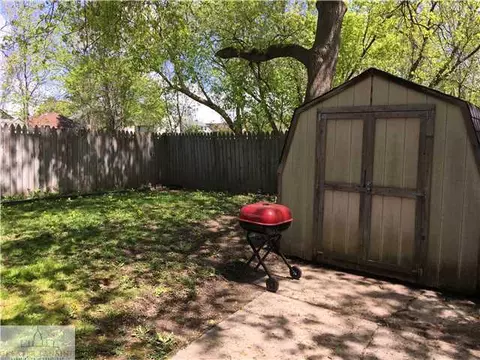 421 Huron, Lansing, MI 48915 photo 4