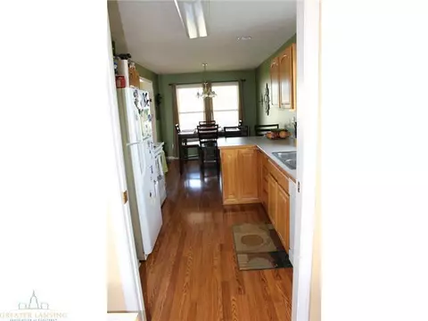 1327 Hosta Ct, Holt, MI 48842 photo 8