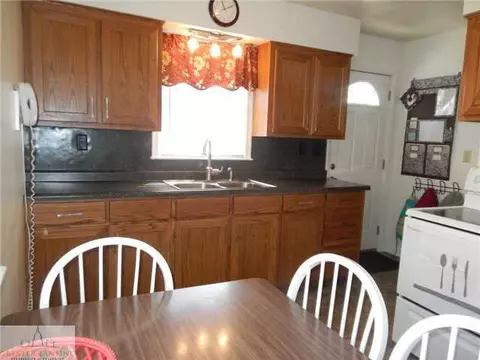 6409 Cooper Rd, Lansing, MI 48911 photo 4