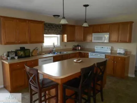 3403 Daryls Way, Charlotte, MI 48813 photo 6