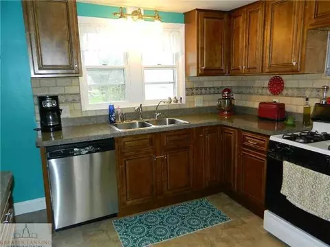 221 E Willow St, Perry, MI 48872 photo 6