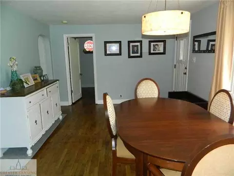 221 E Willow St, Perry, MI 48872 photo 4