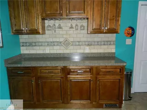 221 E Willow St, Perry, MI 48872 photo 9