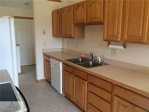 7212 Oneida, Charlotte, MI 48813 photo 3