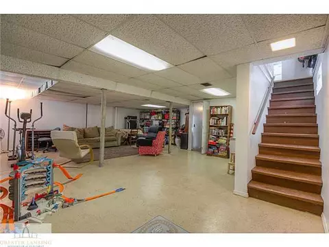 2103 Dillingham Ave, Lansing, MI 48906 photo 11