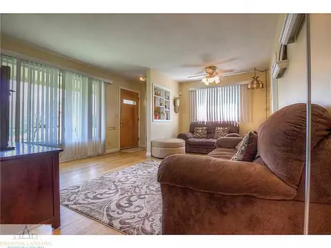 2103 Dillingham Ave, Lansing, MI 48906 photo 3
