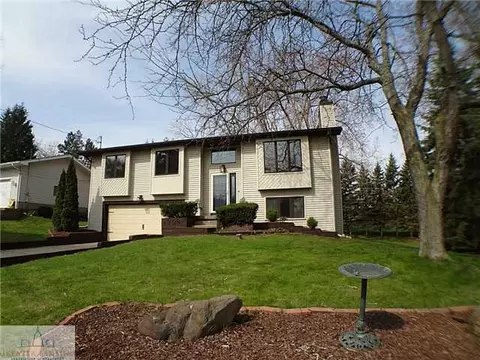 308 Riverview Dr, Dewitt, MI 48820 photo 2