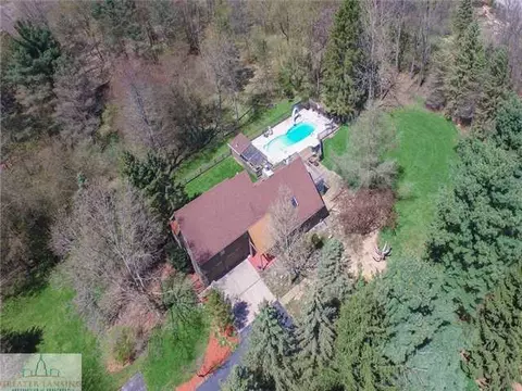 237 E Sherwood Rd, Williamston, MI 48895 photo 2