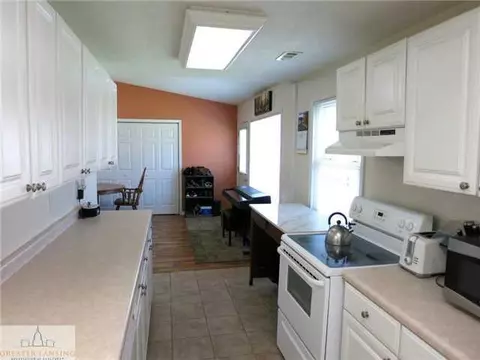 414 Cherry, Dewitt, MI 48820 photo 9
