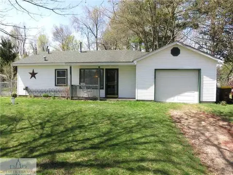414 Cherry, Dewitt, MI 48820 photo 2