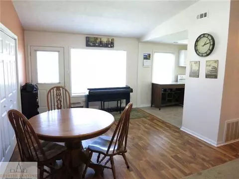 414 Cherry, Dewitt, MI 48820 photo 4