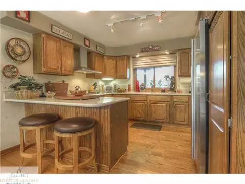 707 W Main St, Dewitt, MI 48820 photo 4