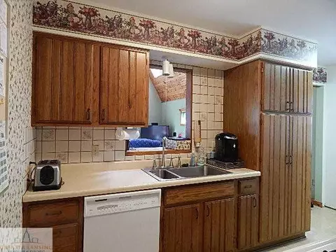5833 Hilliard Rd, Lansing, MI 48911 photo 14