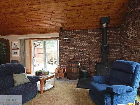 5833 Hilliard Rd, Lansing, MI 48911 photo 9