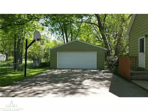 308 Pine St, Dimondale, MI 48821 photo 2